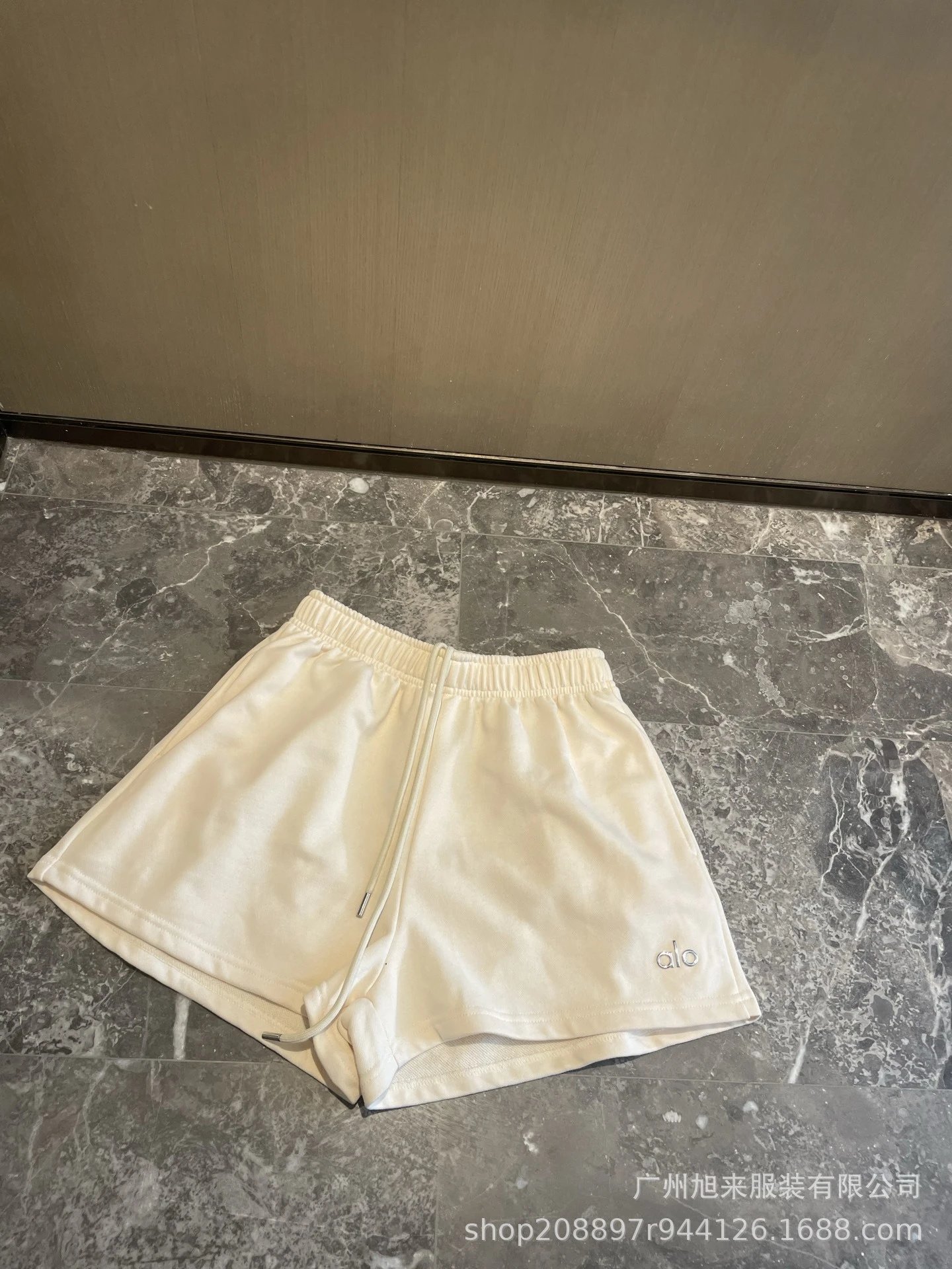 Alo Yoga Shorts Gray Heather Short - 9