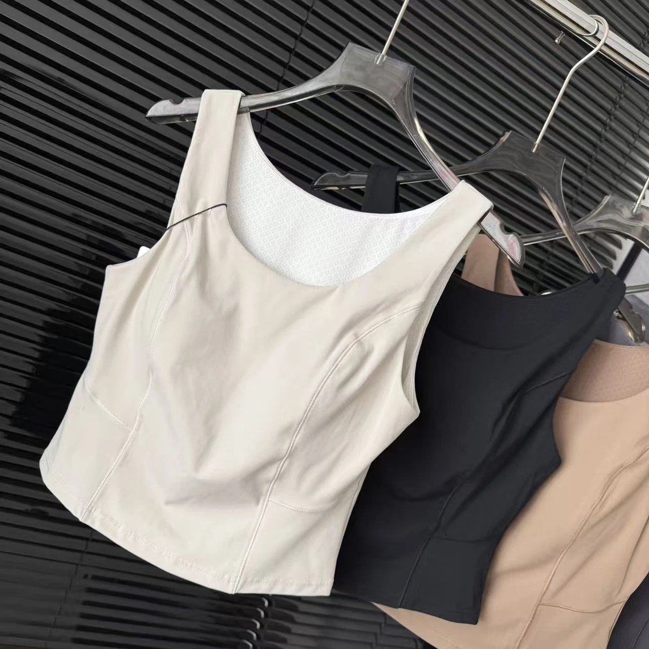 Alo Sculpted Satin Tank Top Beige Vest Top - 3