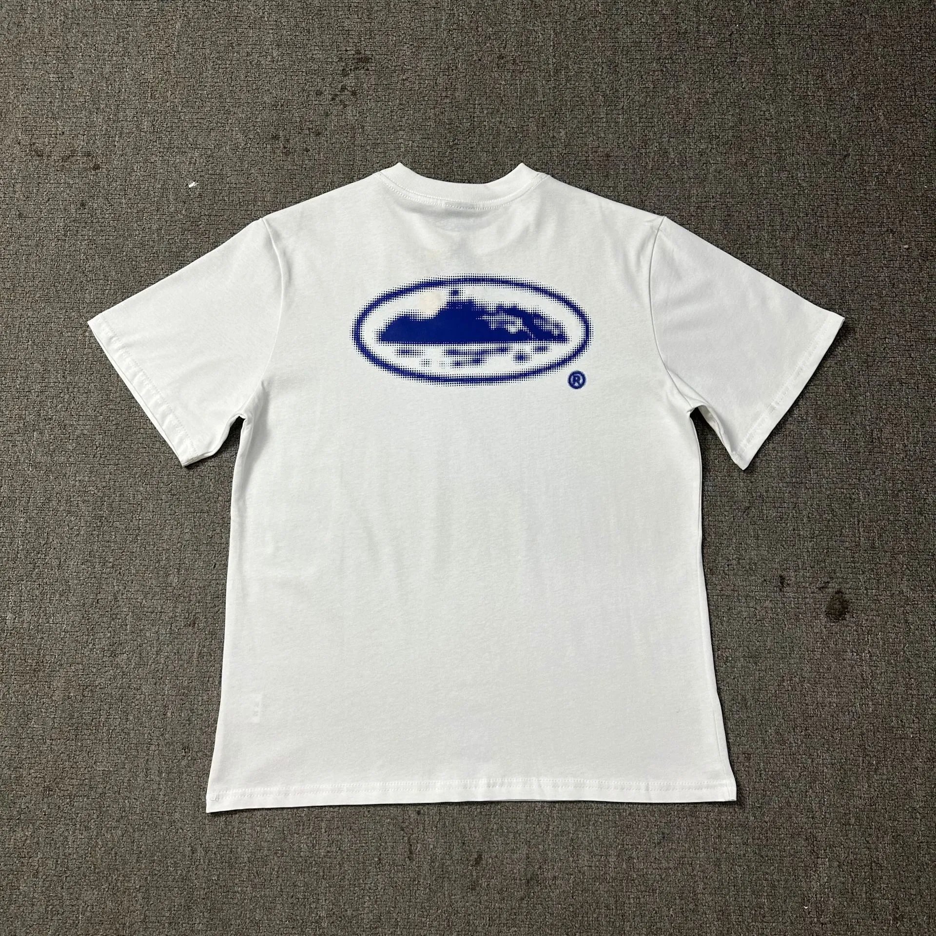 Design Atlas Statue White T-Shirt - 31