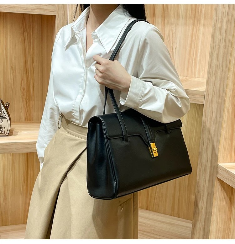 Design I.T Studio.HK Structured Leather Shoulder Bag Cognac Shoulder Bags - 10