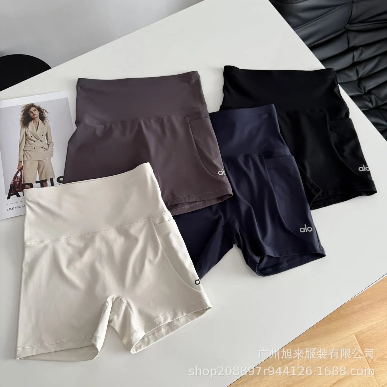 Alo High-Waisted Pocket Shorts Navy - 3