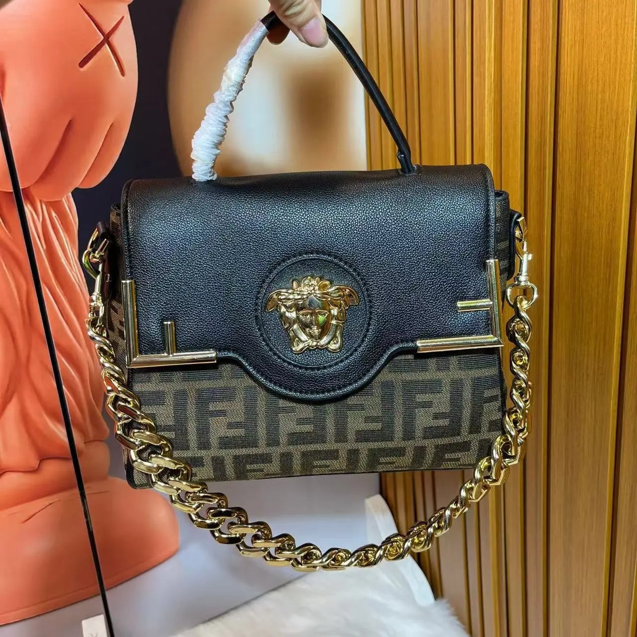 Versace La Medusa Chain Bag Black and Gold Baroque Print Handbag - 4