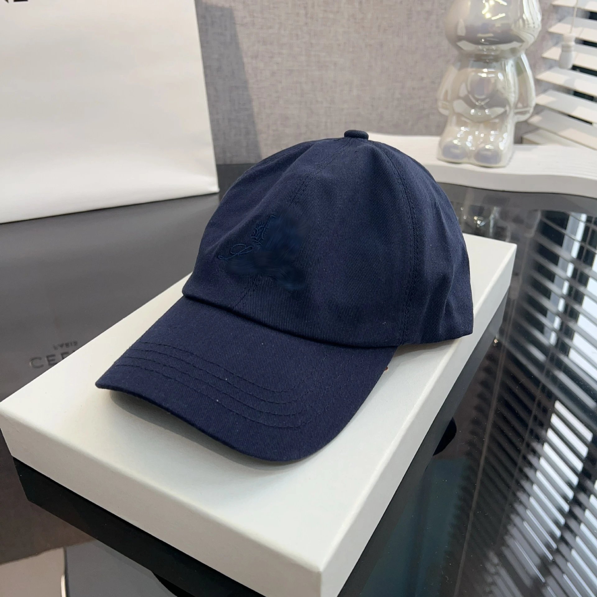 Loewe Anagram Embroidered White Baseball Cap - 4
