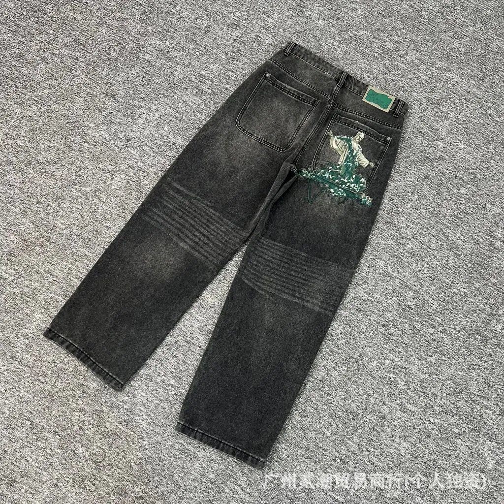 Design SCHYBE Embroidered Bear Motif Light Wash Jeans - 9