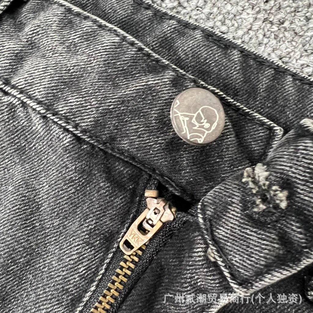 Design SCHYBE Embroidered Bear Motif Light Wash Jeans - 13