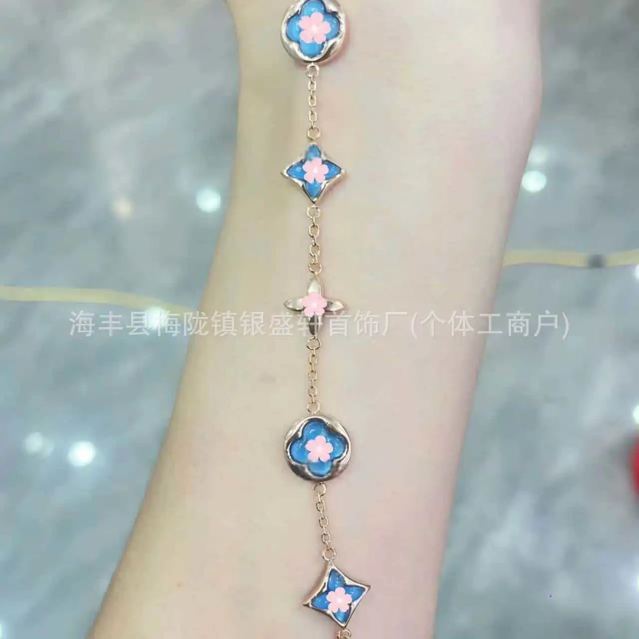 Design Floral Motif Charm Bracelet Silver Black Pink Bracelet - 3