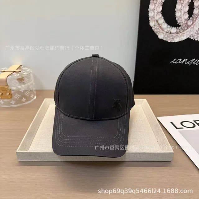 Burberry Hats Embroidered Equestrian Knight Baseball Cap product detail image 18