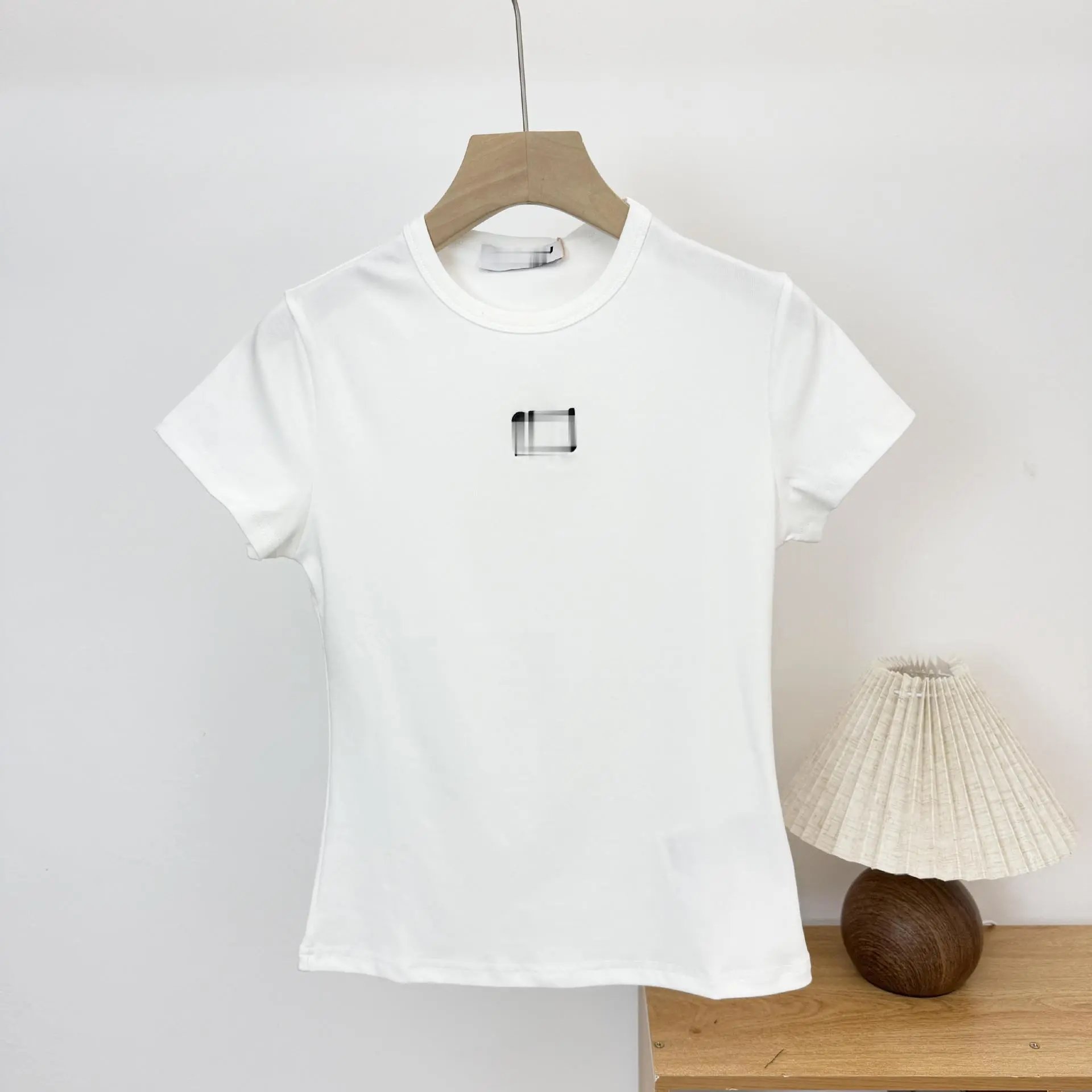 Design Minimalist Logo Box T-Shirt White - 8