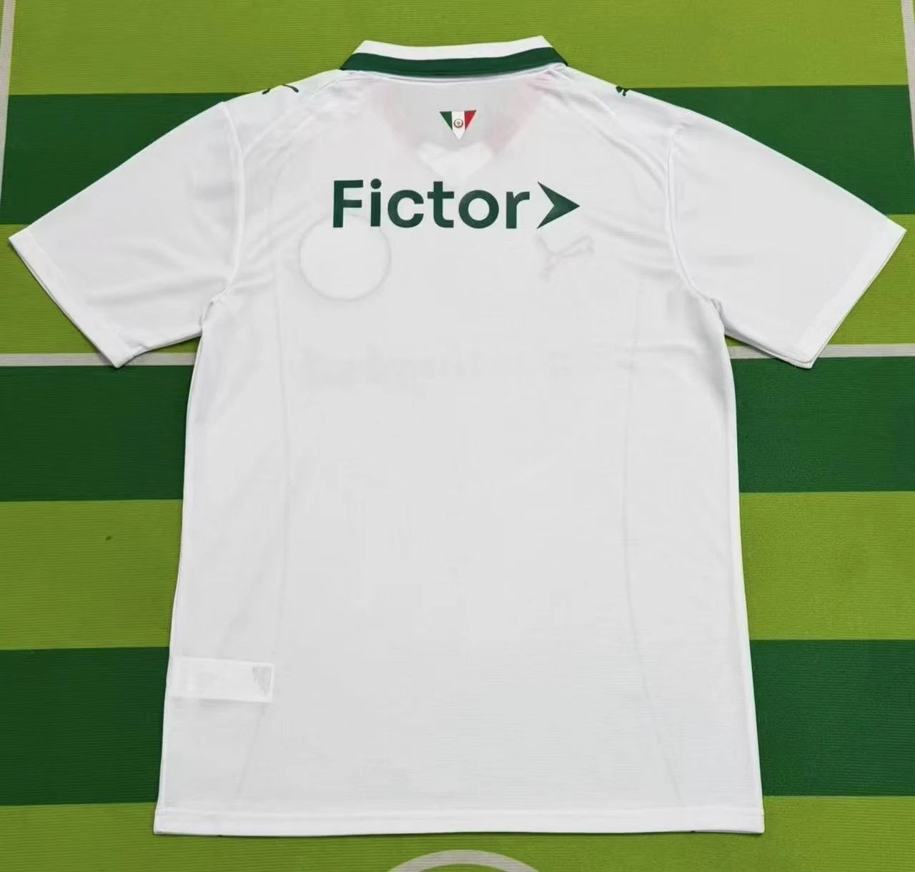 Design Tribal Print White Football Jersey - 15