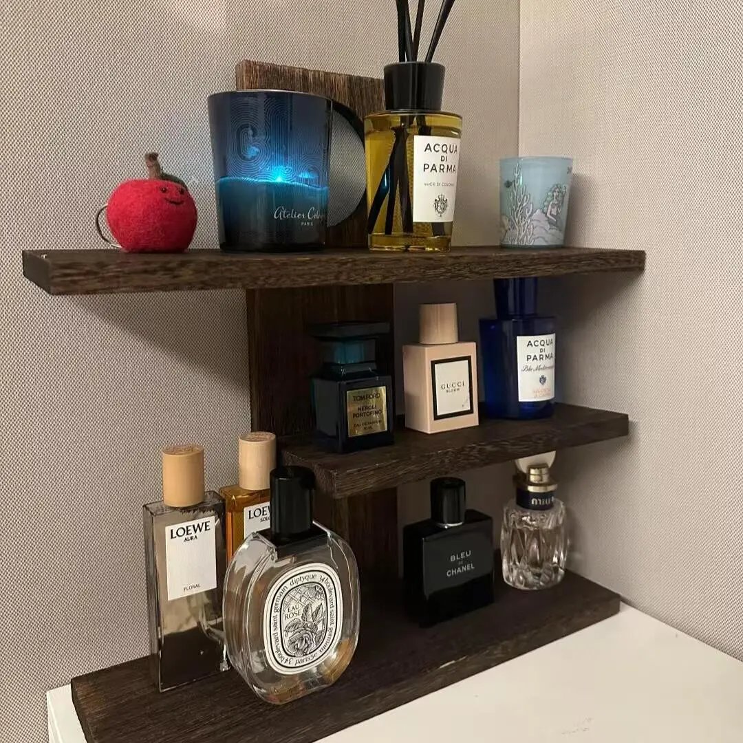[Carbon burning color] perfume display rack