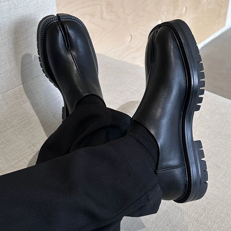 Maison Margiela Tabi Split Toe Chelsea Boots Black Leather Chunky Lug Sole Slip On Ankle Boots