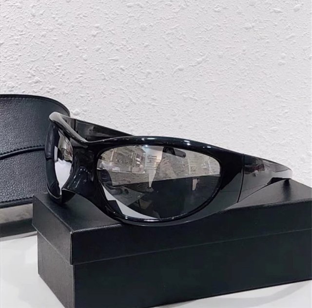 Balenciaga Skincat Classes: seller detail photo 7