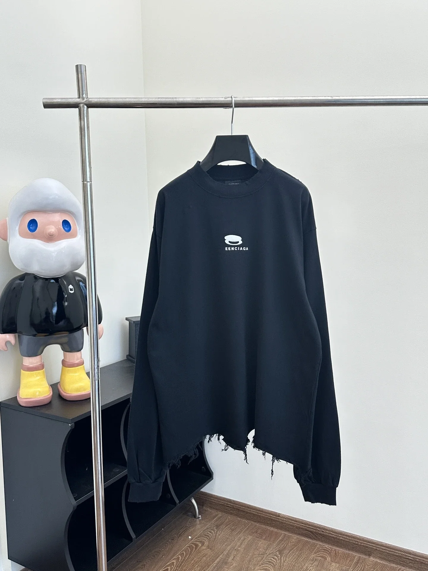 Balenciaga Distressed Unity Camiseta Manga Larga