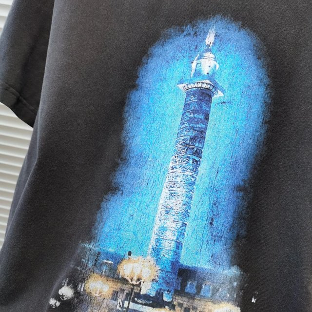 Balenciaga Vogue T-shirt Tee: seller detail photo 9