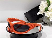 orange frame gray slice