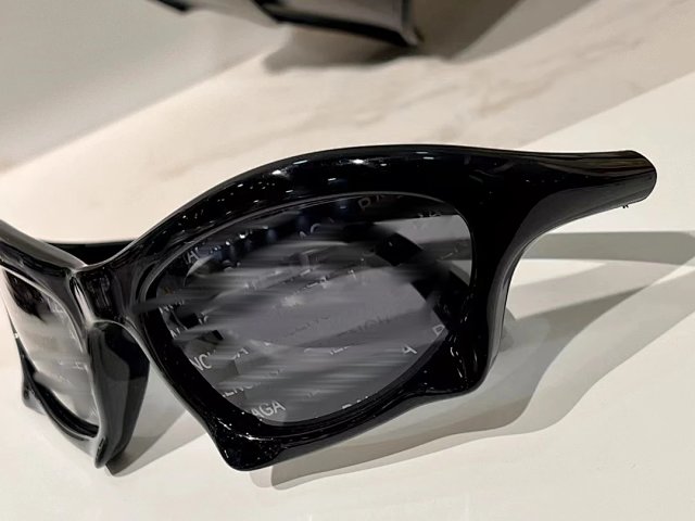 Balenciaga Bat Classes: seller detail photo 9