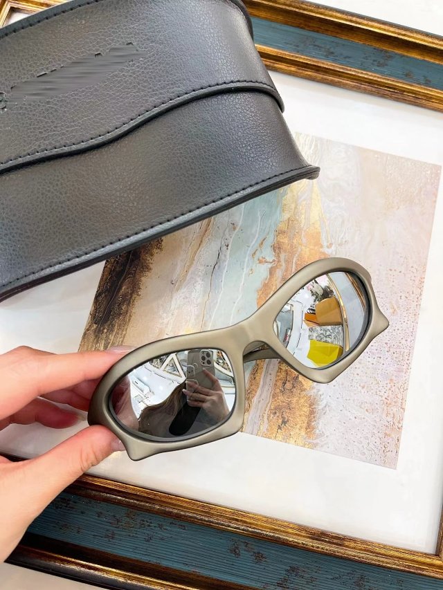 Balenciaga Bat Classes: seller detail photo 11