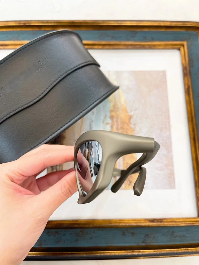Balenciaga Bat Classes: seller detail photo 12