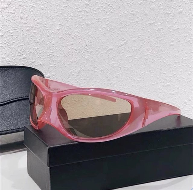 Balenciaga Skincat Classes: seller detail photo 10