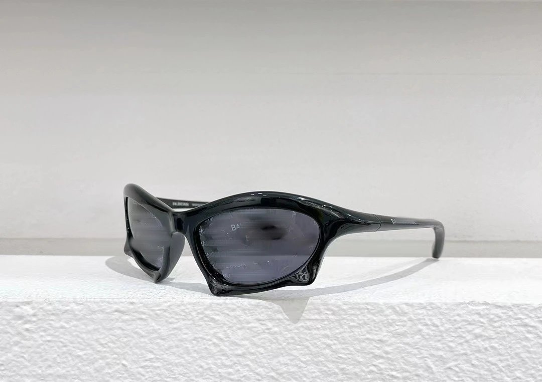 Balenciaga Bat Classes 3