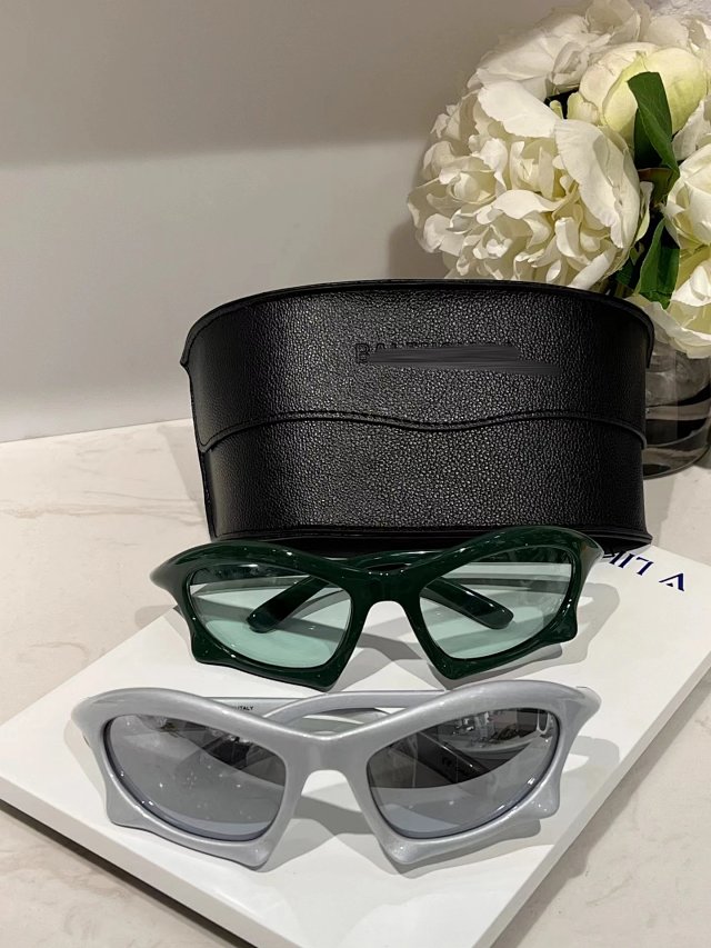 Balenciaga Bat Classes: seller detail photo 7
