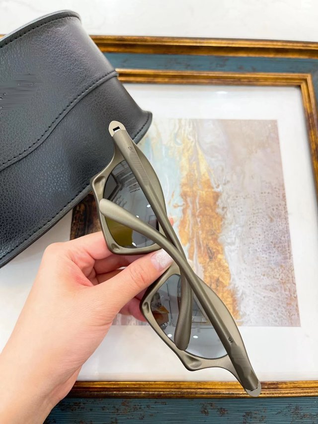 Balenciaga Bat Classes: seller detail photo 13