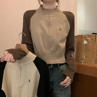 Women's Long Sleeve Mock Layered Tee Detail