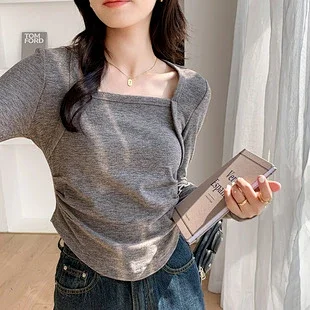 Women's Slim-Fit Fleece-Lined Long-Sleeve Tee Detail