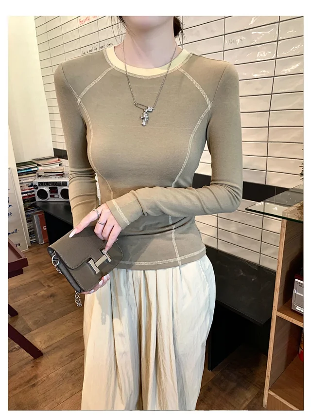 Korean Women's Slim-Fit Color-Block Tee Detail