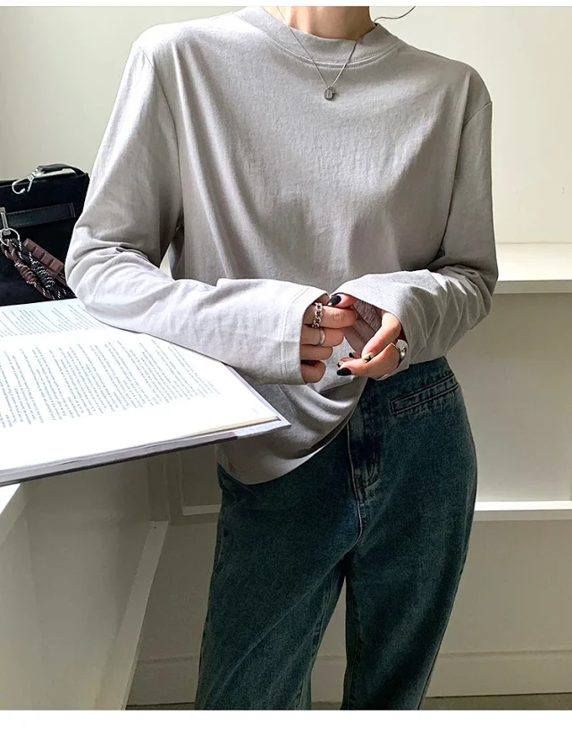 Women's Long Sleeve Round Neck Tee Detail