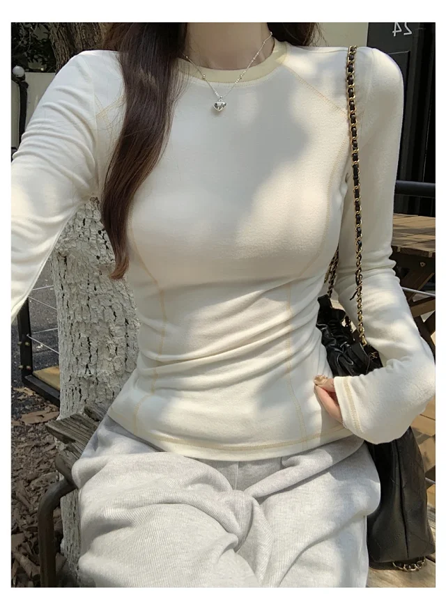 Korean Women's Slim-Fit Color-Block Tee Detail
