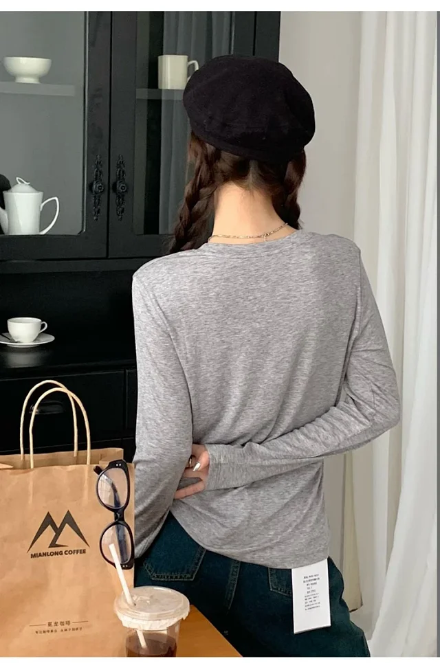 Wool Crew Neck Long Sleeve T-Shirt Detail