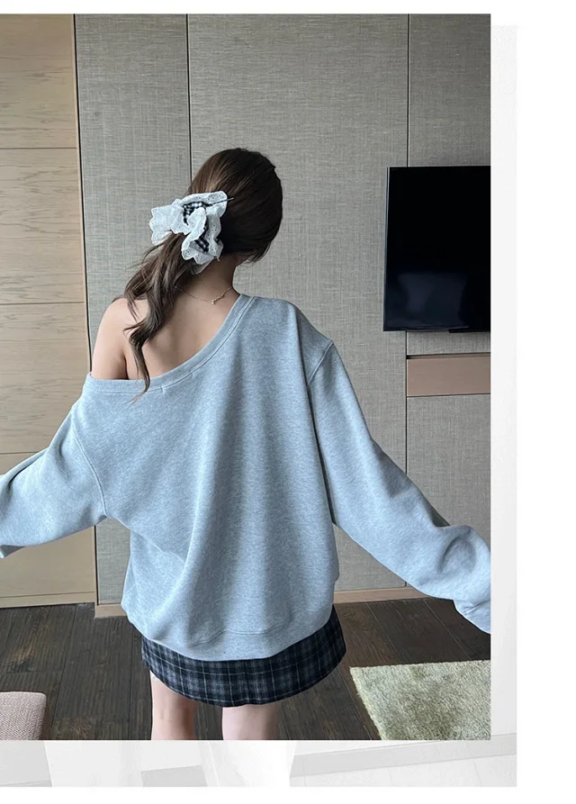Women's Grey Off-Shoulder Letter Print Sweatshirt Detail