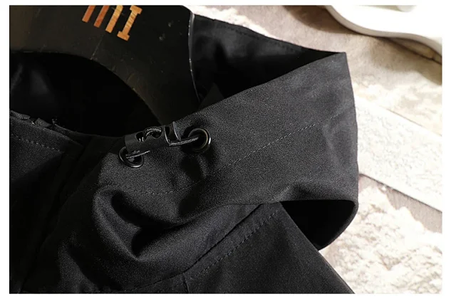 Men's Lightweight Trendy Hooded Half-Zip Jacket Detail