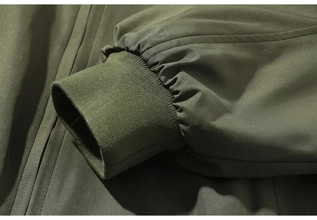 Men's Oversized Cropped Vintage Bomber Jacket Detail