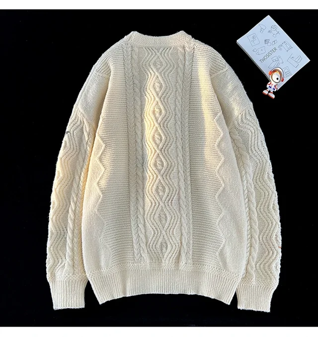 Men's Vintage Relaxed Cable Knit Sweater Detail