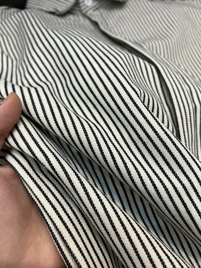 Japanese Youth Style Black-White Vertical Stripe Shirt Detail