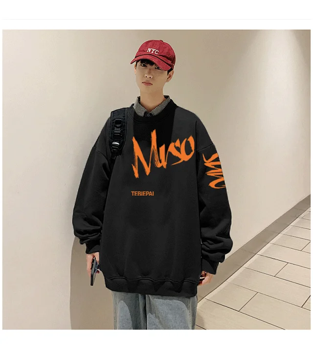Men's Streetwear Crewneck Sweatshirt Detail