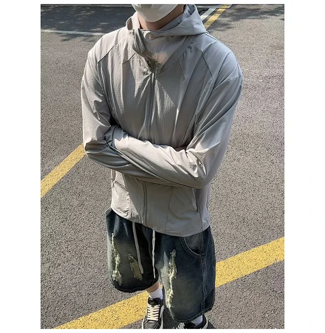 Men's Laser-Perforated Quick-Dry Hooded Jacket Detail