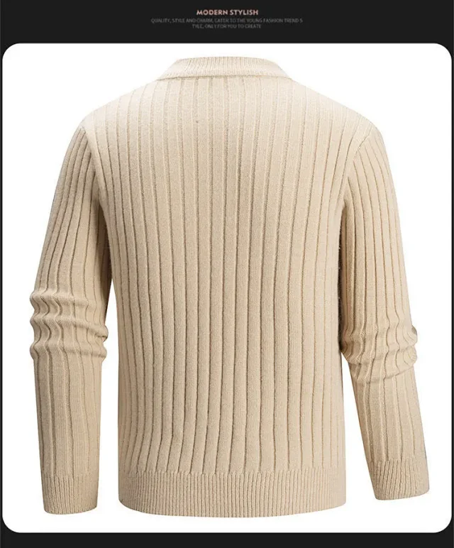 Men's Vintage Argyle Sweater Loose Fit Detail