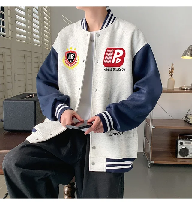 Oversize Men's Cardigan Sweater Detail