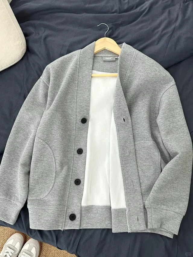 Unisex Japanese Relaxed Waffle Knit Cardigan Detail