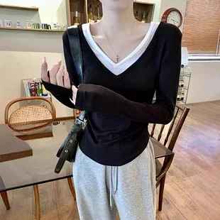 Women's Layered Colorblock Long Sleeve Tee Detail