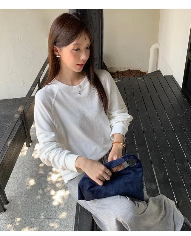 Women's Casual Solid Raglan Tee Detail