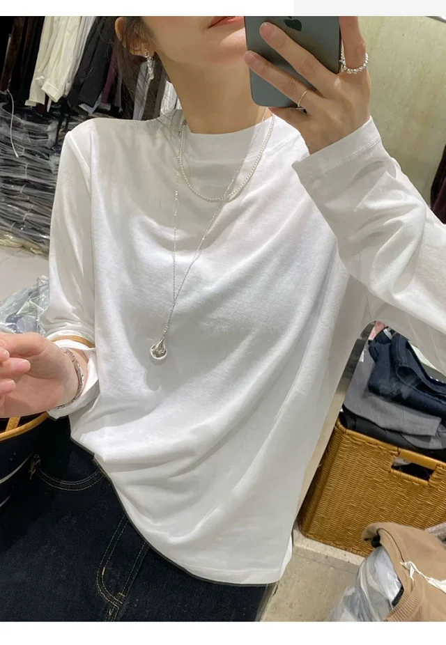 Women's Long Sleeve Round Neck Tee Detail