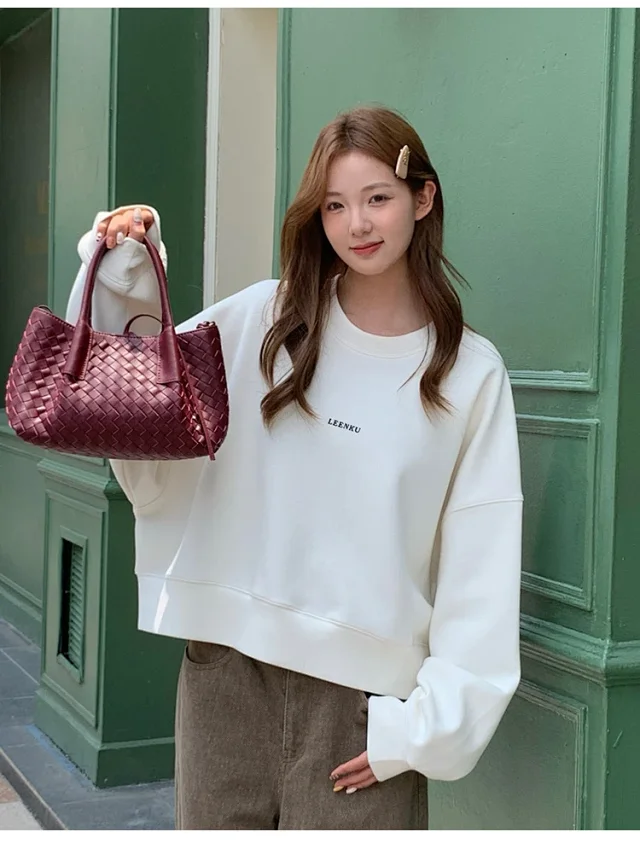 Women's Korean Minimalist Cropped Sweatshirt Detail