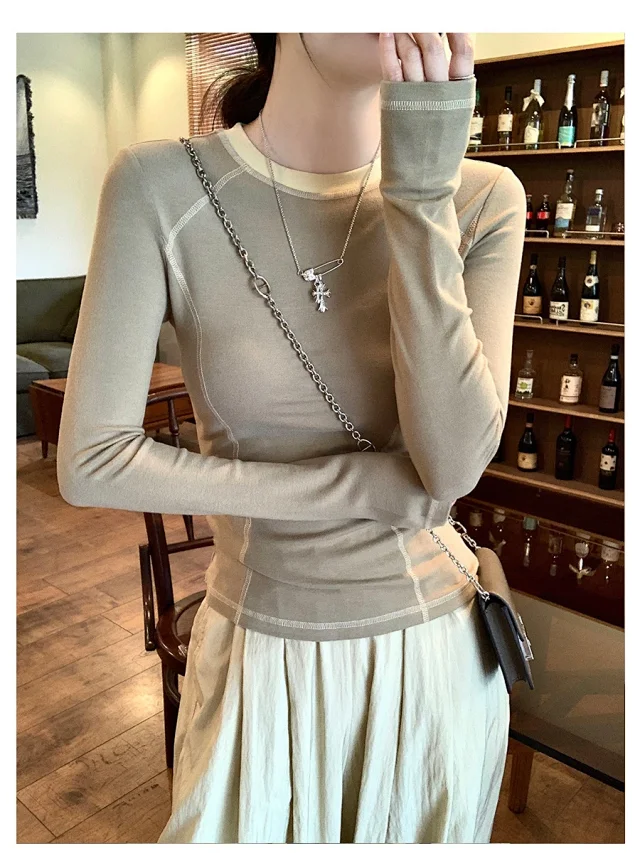 Korean Women's Slim-Fit Color-Block Tee Detail