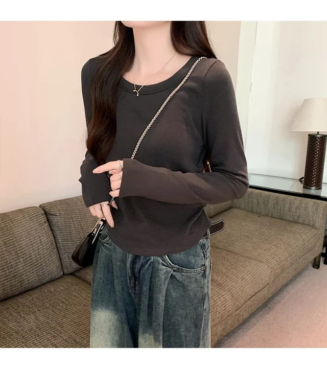 Women's Slim-Fit Fleece-Lined Long-Sleeve Tee Detail