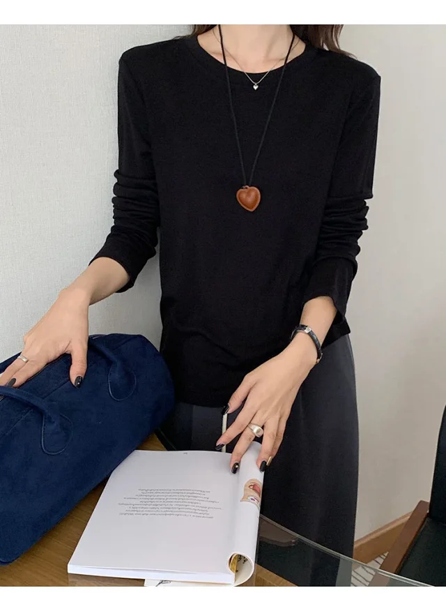 Women's Tencel Round Neck Long Sleeve Tee Detail