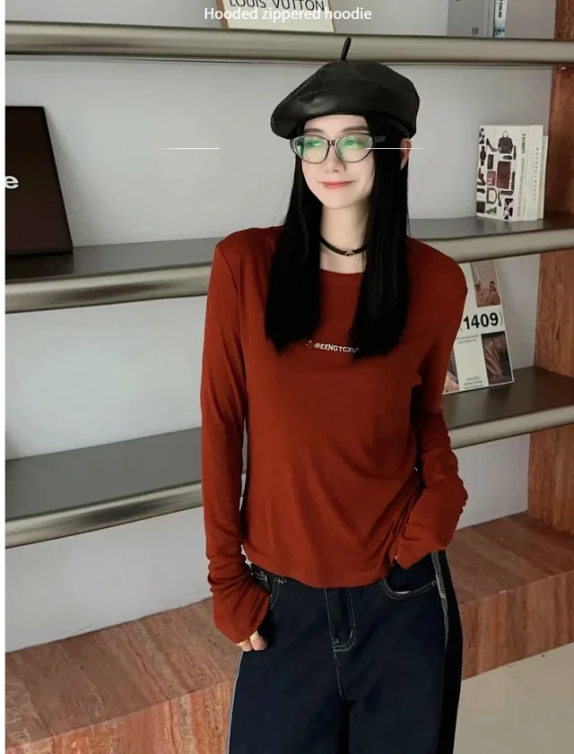 2025 Women's Figure-Flattering Round Neck Top Detail